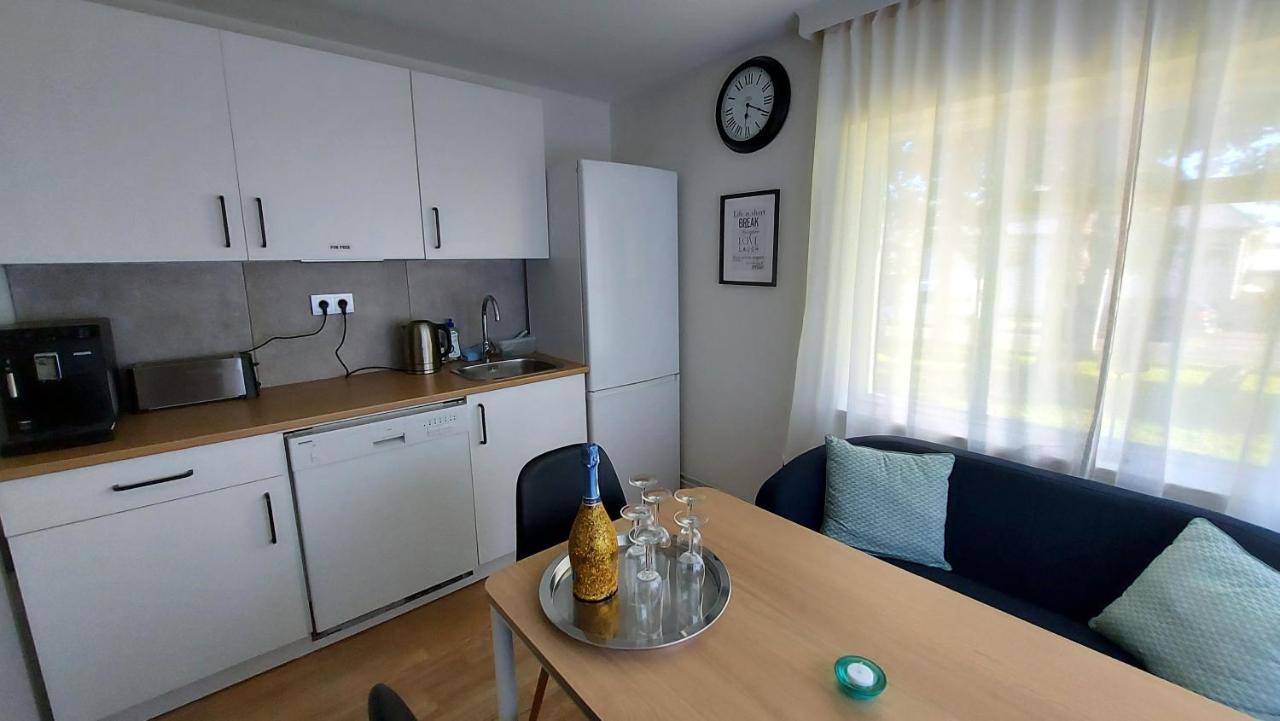 B&B Rooms Husavik 1 Экстерьер фото