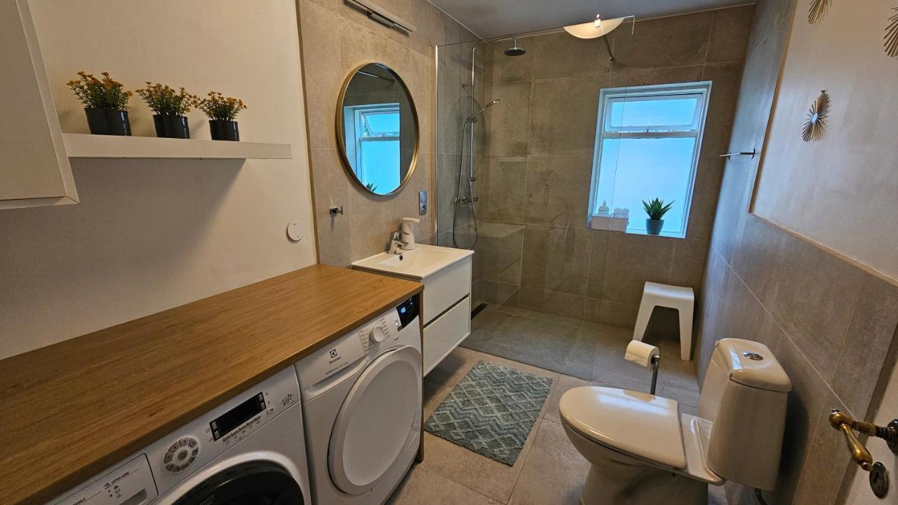 B&B Rooms Husavik 1 Экстерьер фото